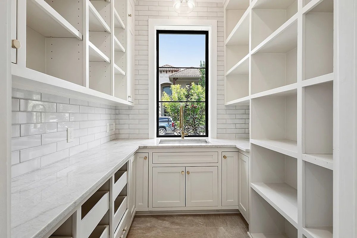 Custom interior by Chanda Custom Homes